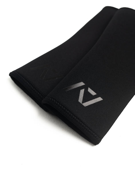 Hourglass Stiff Knee Sleeves - Stealth